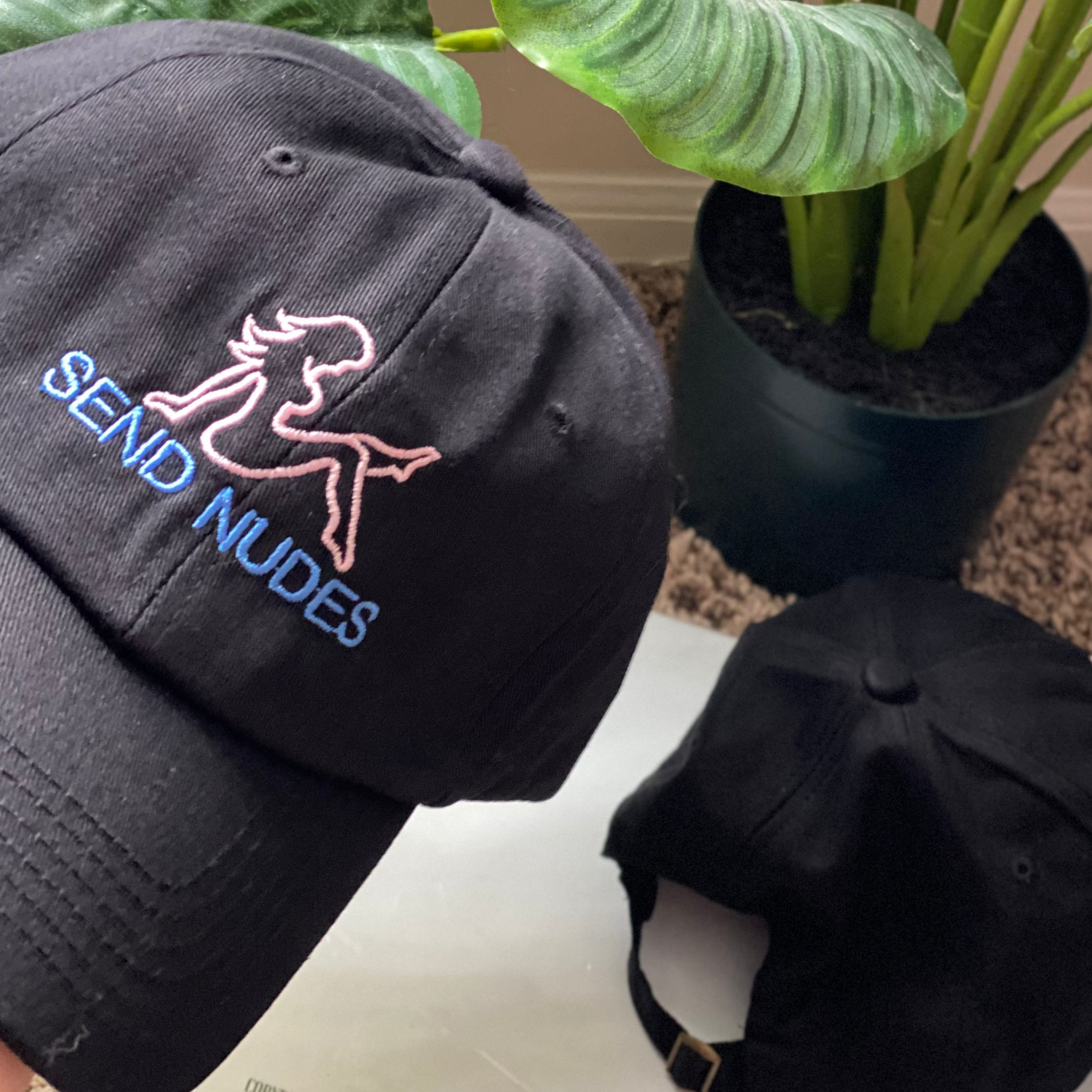 Send nudes hat